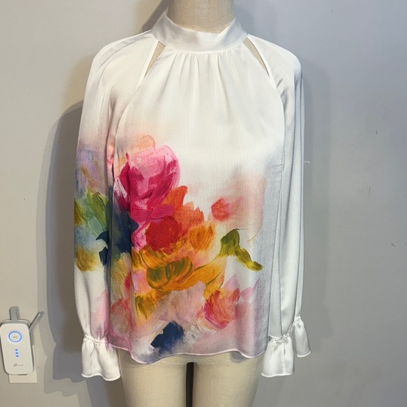 Ted Baker Tops - Ted Baker Kattyia Floral blouse like new size 8